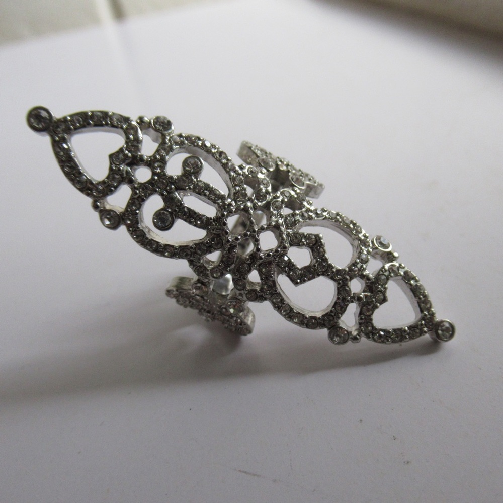 SILVER RHINESTONE RING 💍